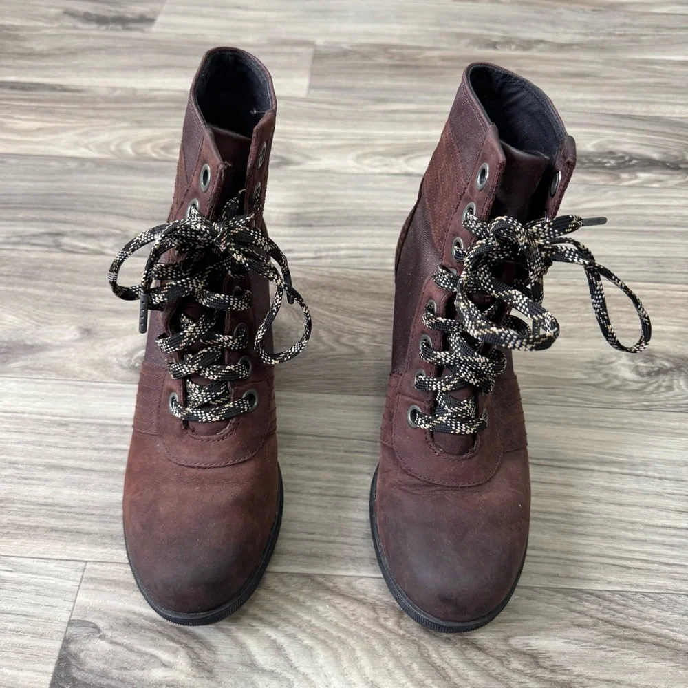 Sorel Women's Lexie Wedge Boots in Cattail Brown Leather Size 7.5